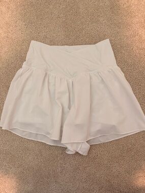 Aerie Women's White Flowy High-Waist Shorts